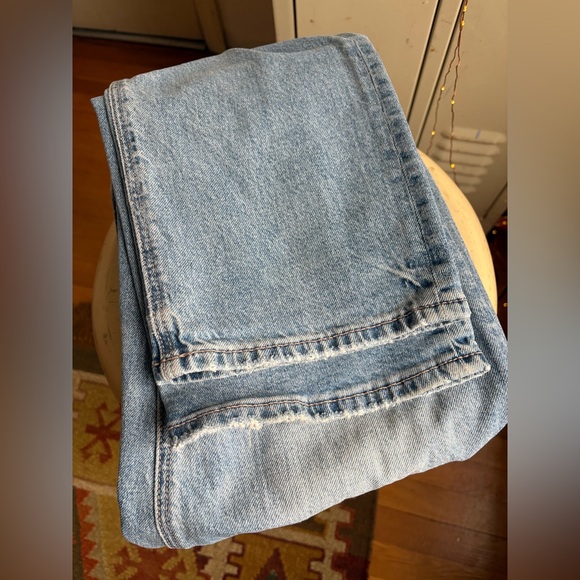 AE Strigid Low-Rise Ex-Boyfriend Jean - Picture 15 of 16